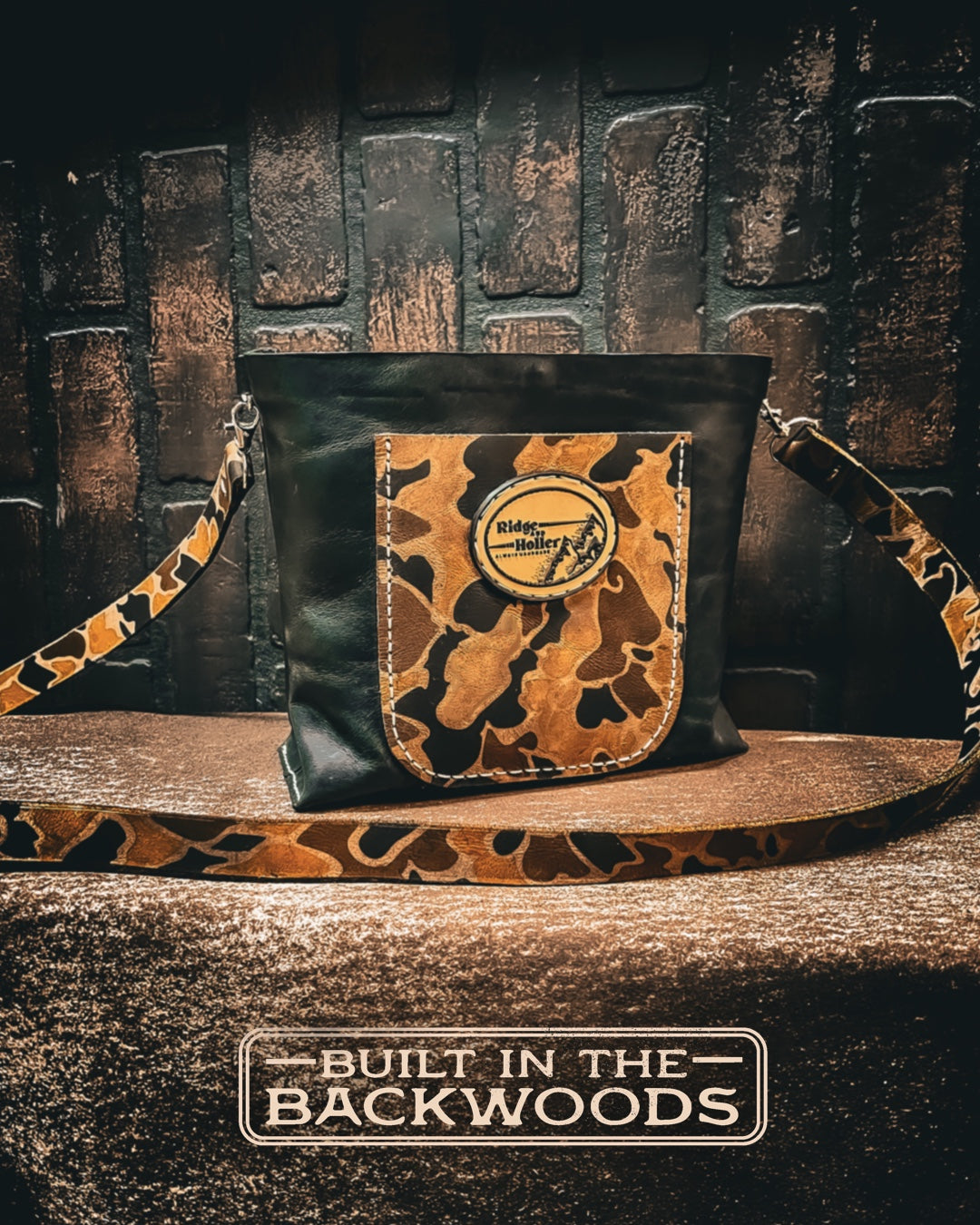 Crossbody Maverick Black with Duck Camo
